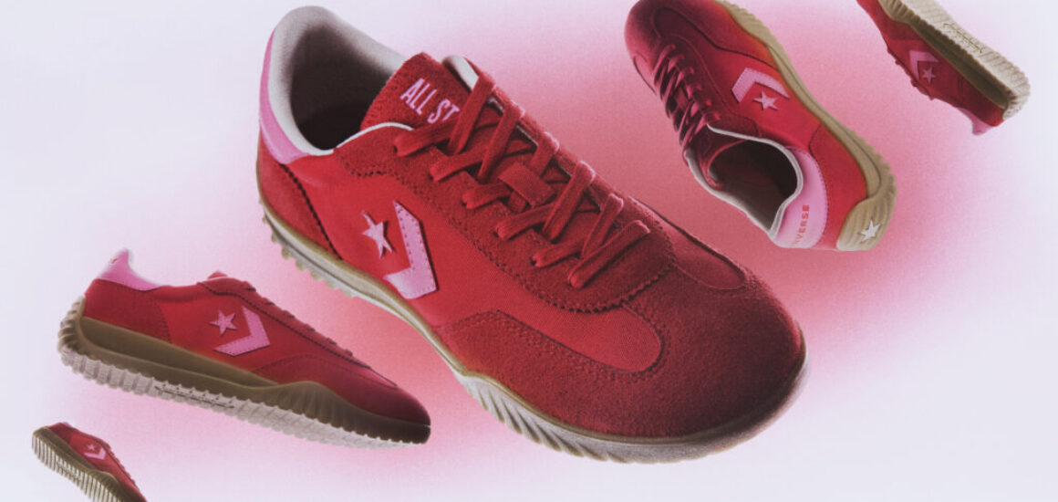 FA24_Run-Star-Trainer_Ox_Converse-Red_A10371C_ProdSup_16x9_RGB-Web (1)