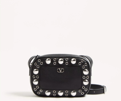 valentino-garavani-nellcôte-shoulder-bag-in-grainy-calfskin-2