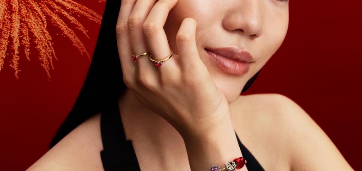 2026Q1A_platform_localholiday_go_pur_fmg_model_image_01_logo_square_some_meta_lunar