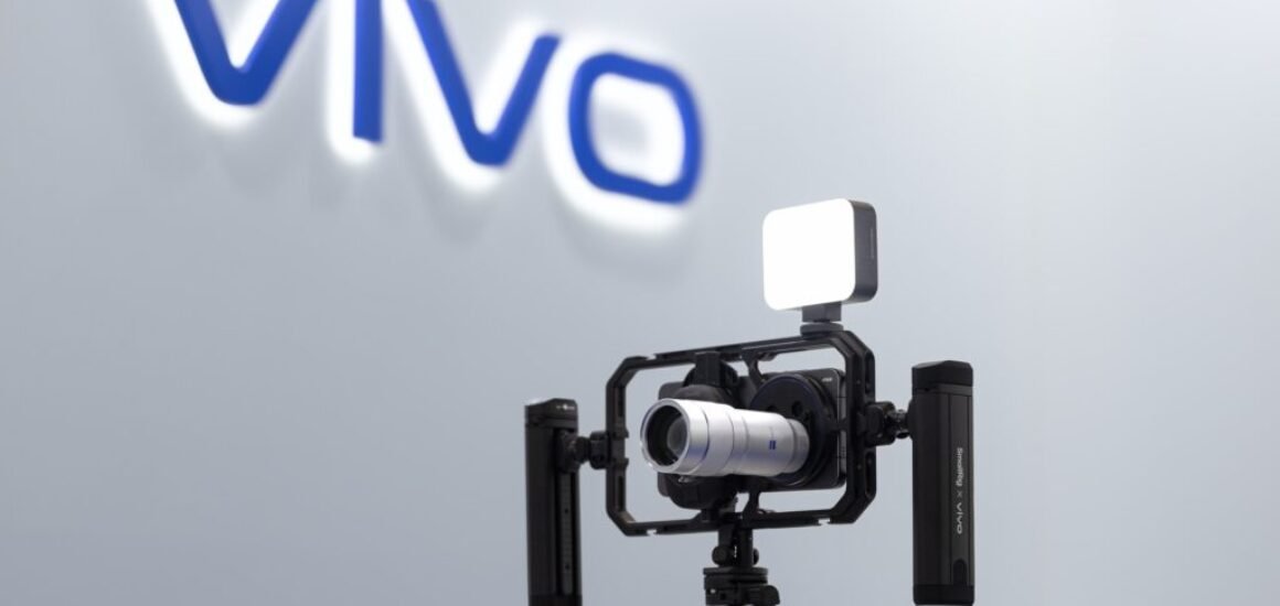 3-x300 ultra_light background_wide