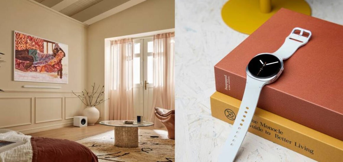 Samsung QLED Smart TV controlada desde Galaxy Watch y smartphone en hogar inteligente moderno