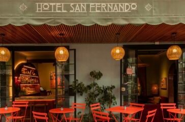 Leandro Bulzzano - Lounge-Exterior-Patio-Wide