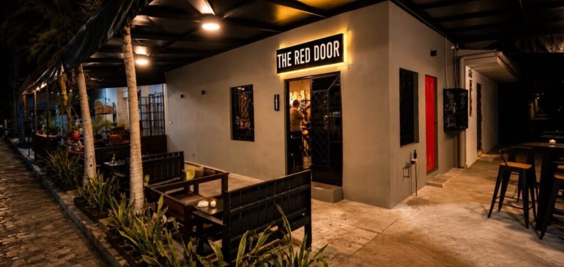 the red door Versalles