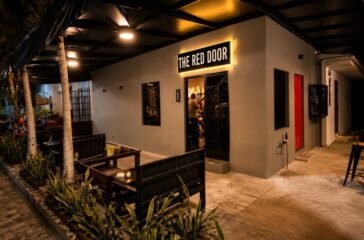 the red door Versalles