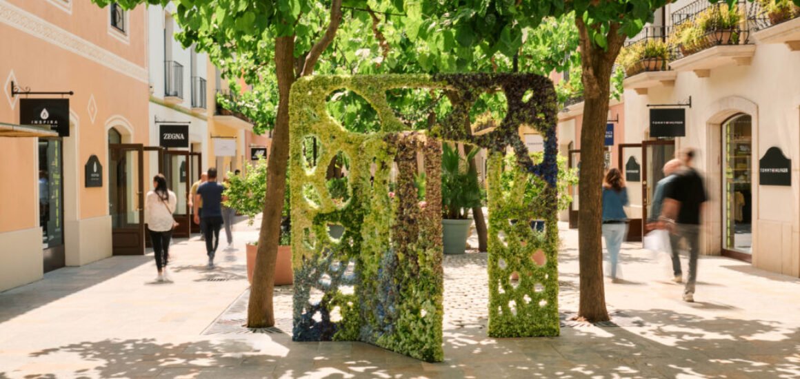 La Roca Village - A doorway to Barcelona - Flowers by Bornay (6)s