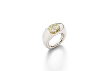 POMELLATO STILE LIBERO_HIGH JEWELRY_NOTE DI LUCE ring_ white gold_diamond_RE.jpg