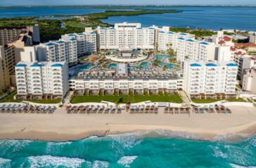 Hilton Cancun Mar Caribe All-Inclusive. Photo by Victor Elias Photography.