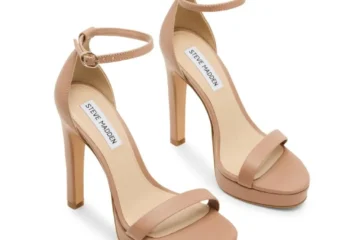 Sandalias elegantes Steve Madden para looks de oficina en verano
