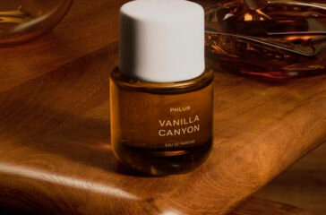 1_Phlur Vanilla Canyon 50ml Lifestyle 07 V1 (1)