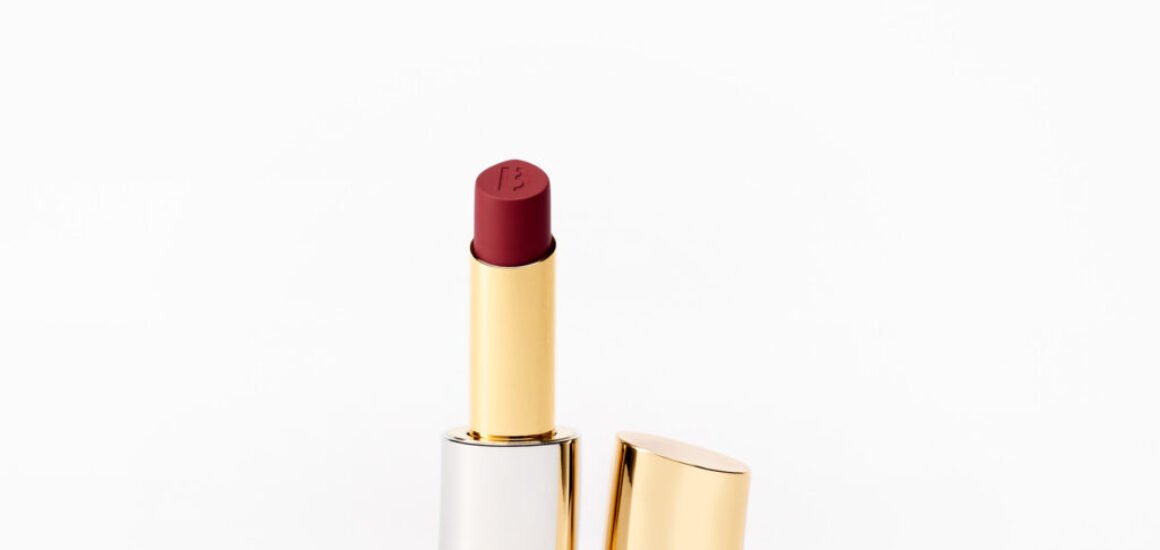BYR_ECOM_25_MAKEUP_LIPSTICK_SATIN_ECHOED_NOTE_2800x2800_01