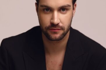 José Ángel González, actor de la serie Mal de amores de Netflix, en portada de Zero Magazine.